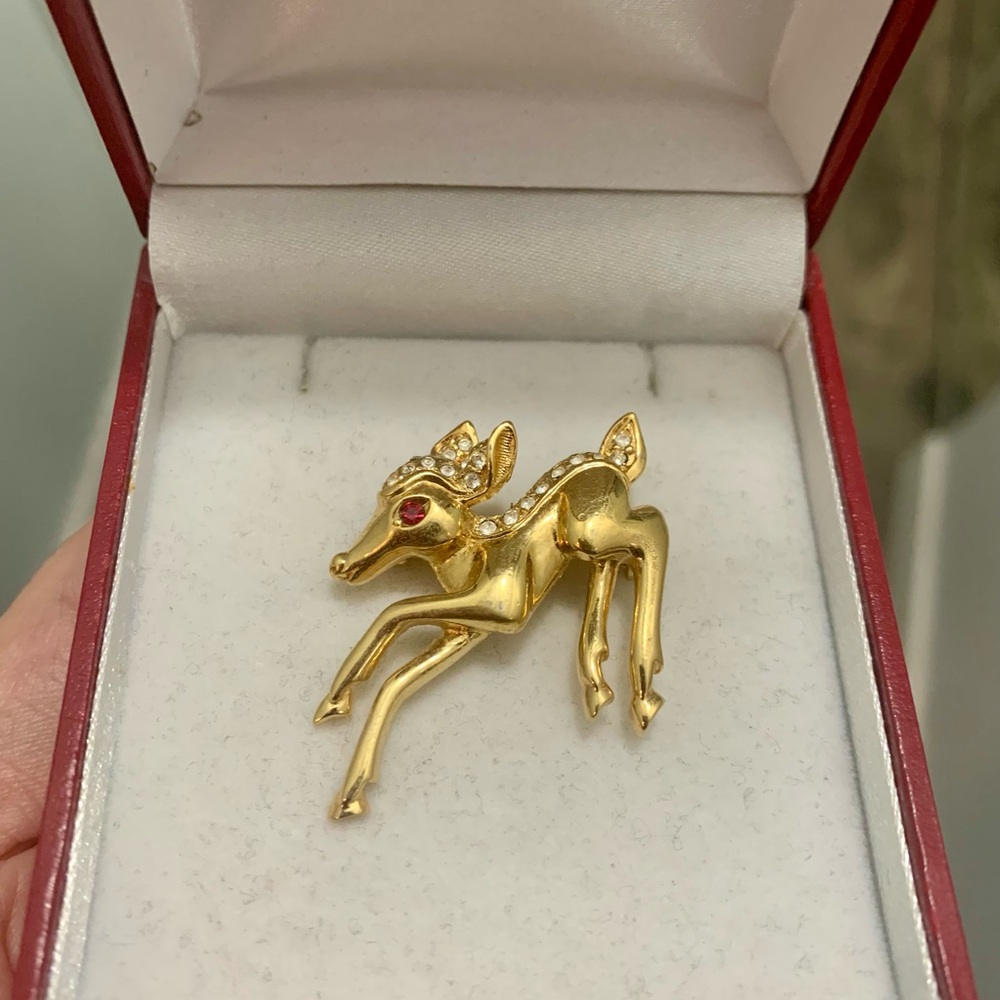 Cute Vintage Attwood & Sawyer Deer Brooch